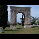 Der Arc de Berà, ein Triumphbogen, wahrscheinlich aus dem Jahr 13 v. Chr.